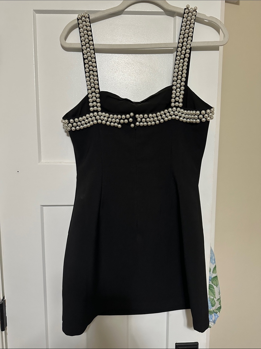 Black mini dress pearls off muse - Picture 2 of 2